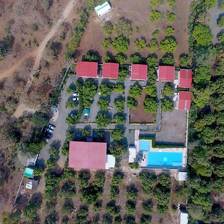 Heeran Re-Treat Resort 萨三吉尔 外观 照片