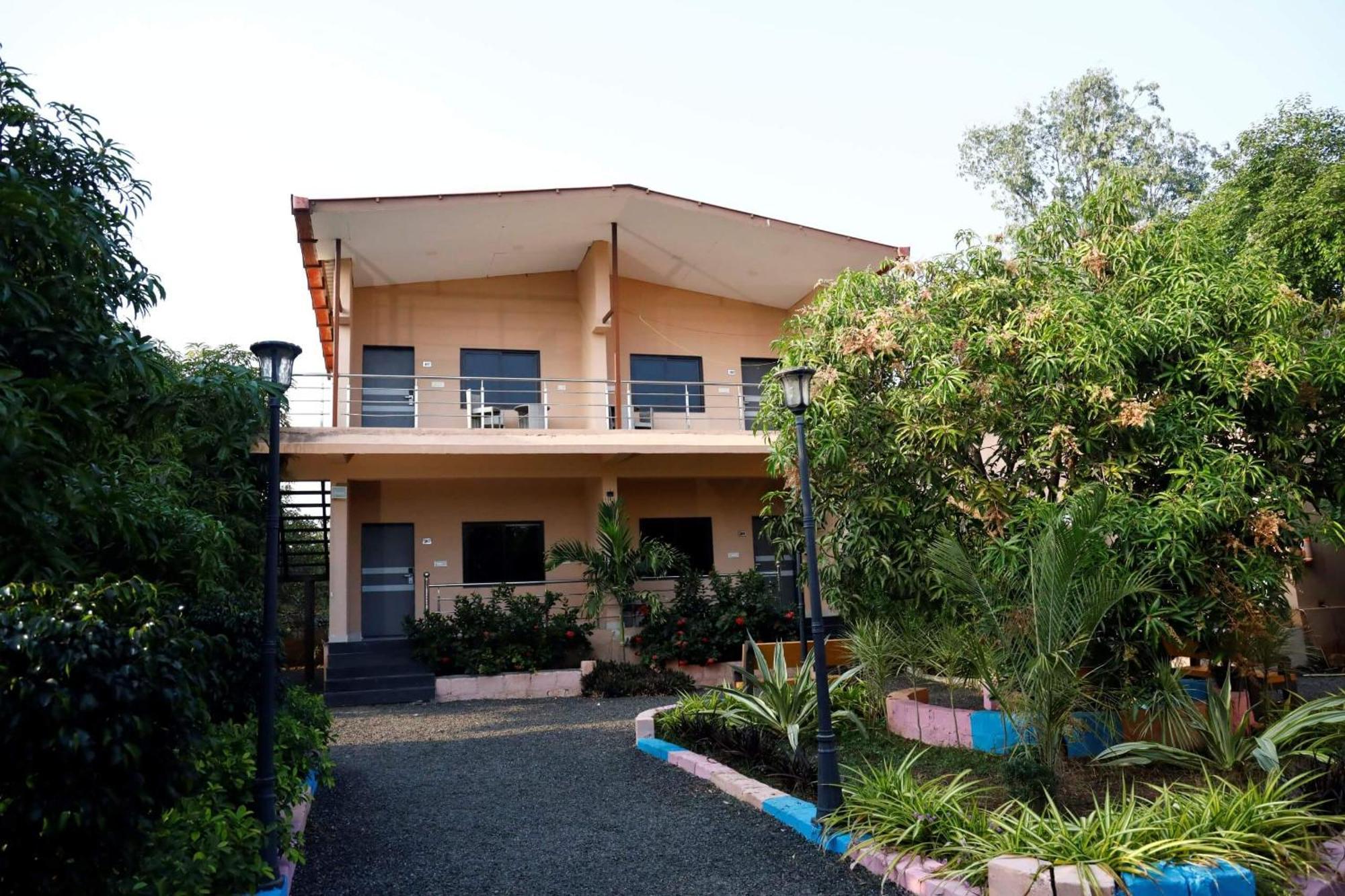 Heeran Re-Treat Resort 萨三吉尔 外观 照片