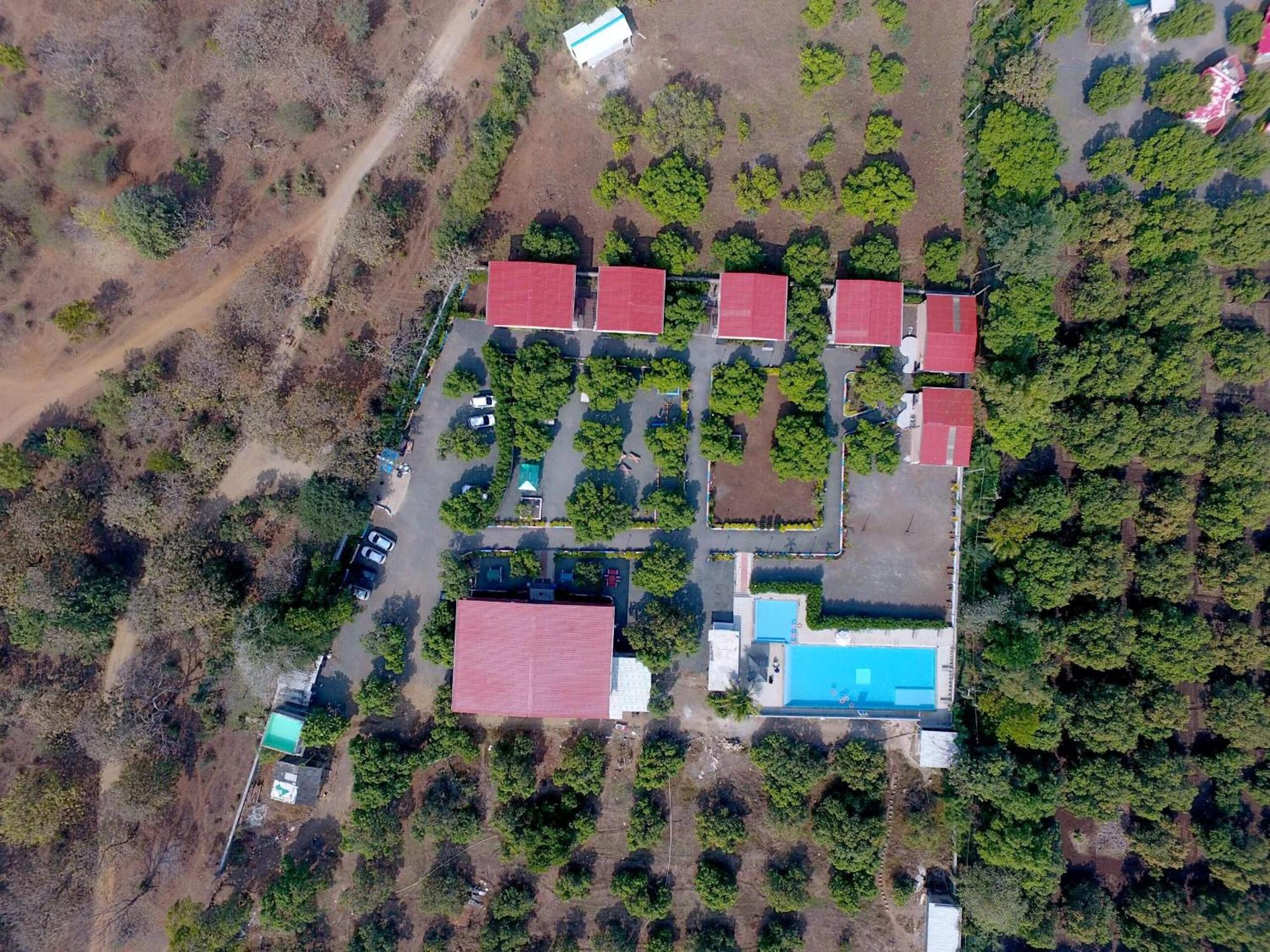 Heeran Re-Treat Resort 萨三吉尔 外观 照片